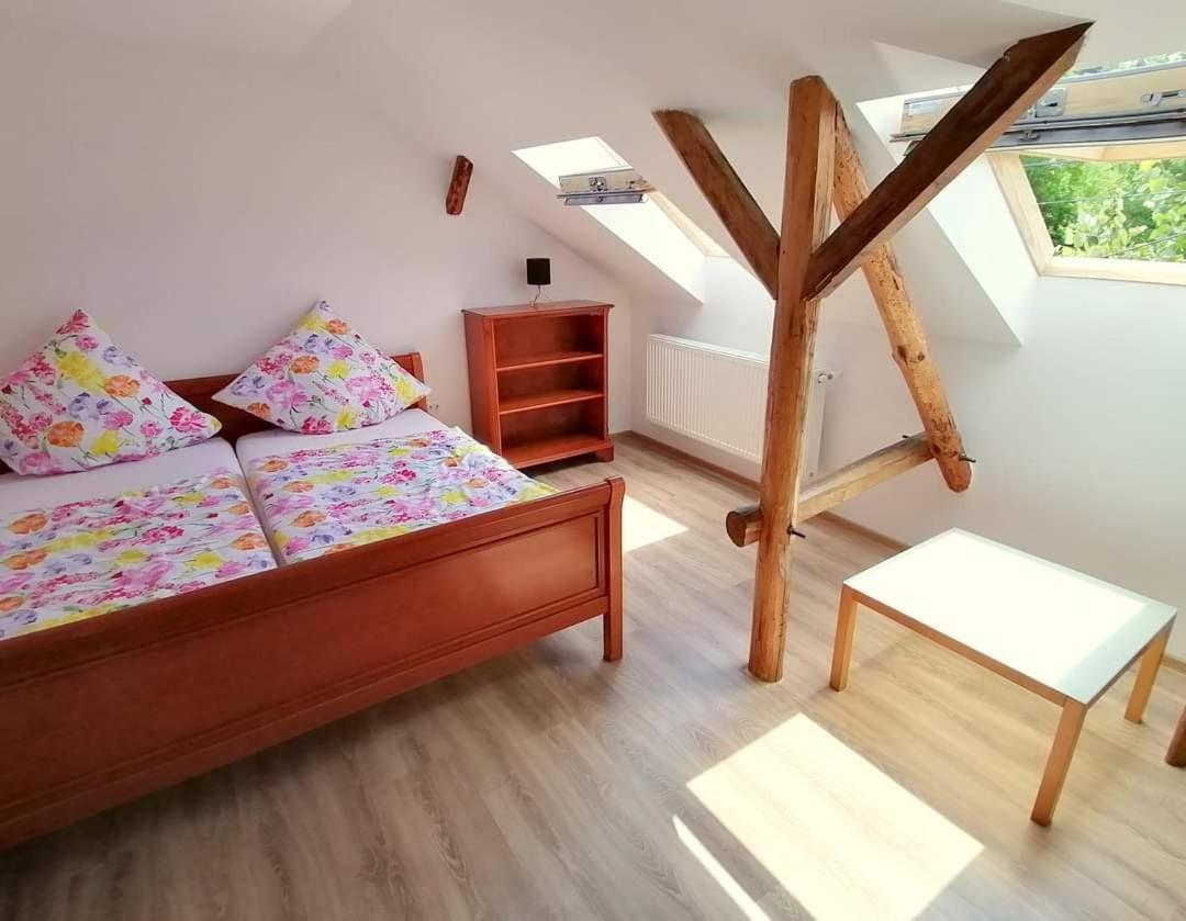 Casa Bunicii Hotell Sasca Montană Eksteriør bilde